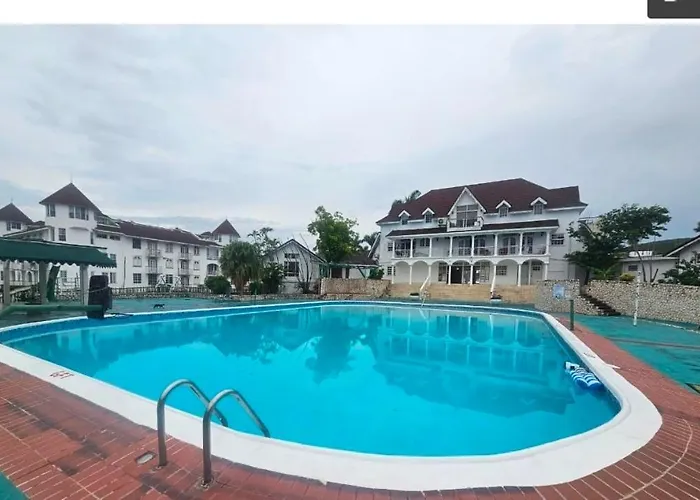 Secret Hideaway Ocean Views Access Pool Apartment